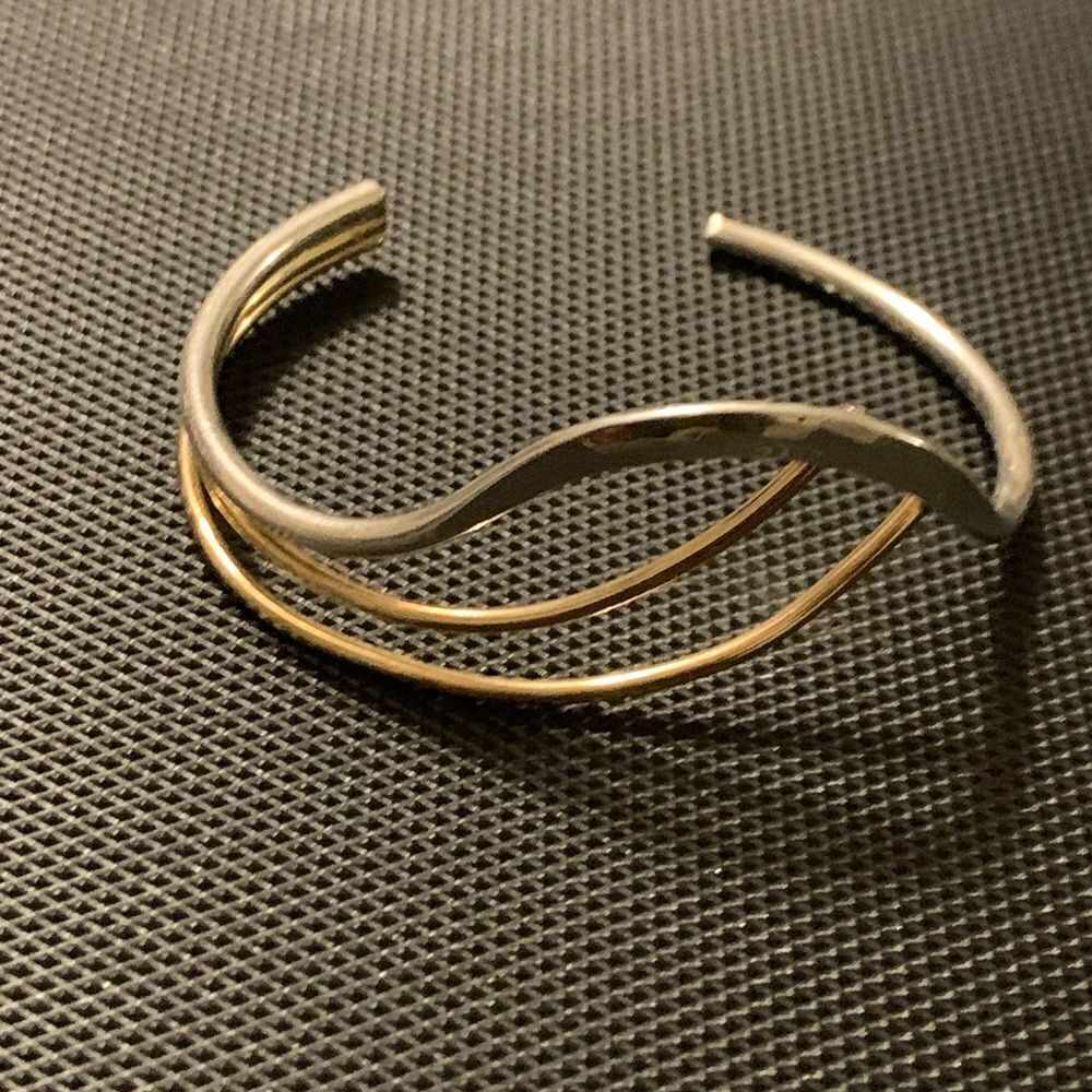 Peter James Rippling Cuff Elegant Gold and Silver Women's Bracelet